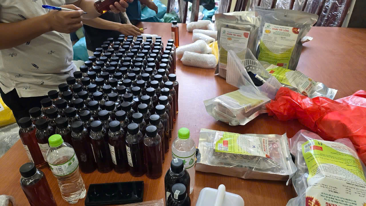 Khởi tố và các đồng phạm